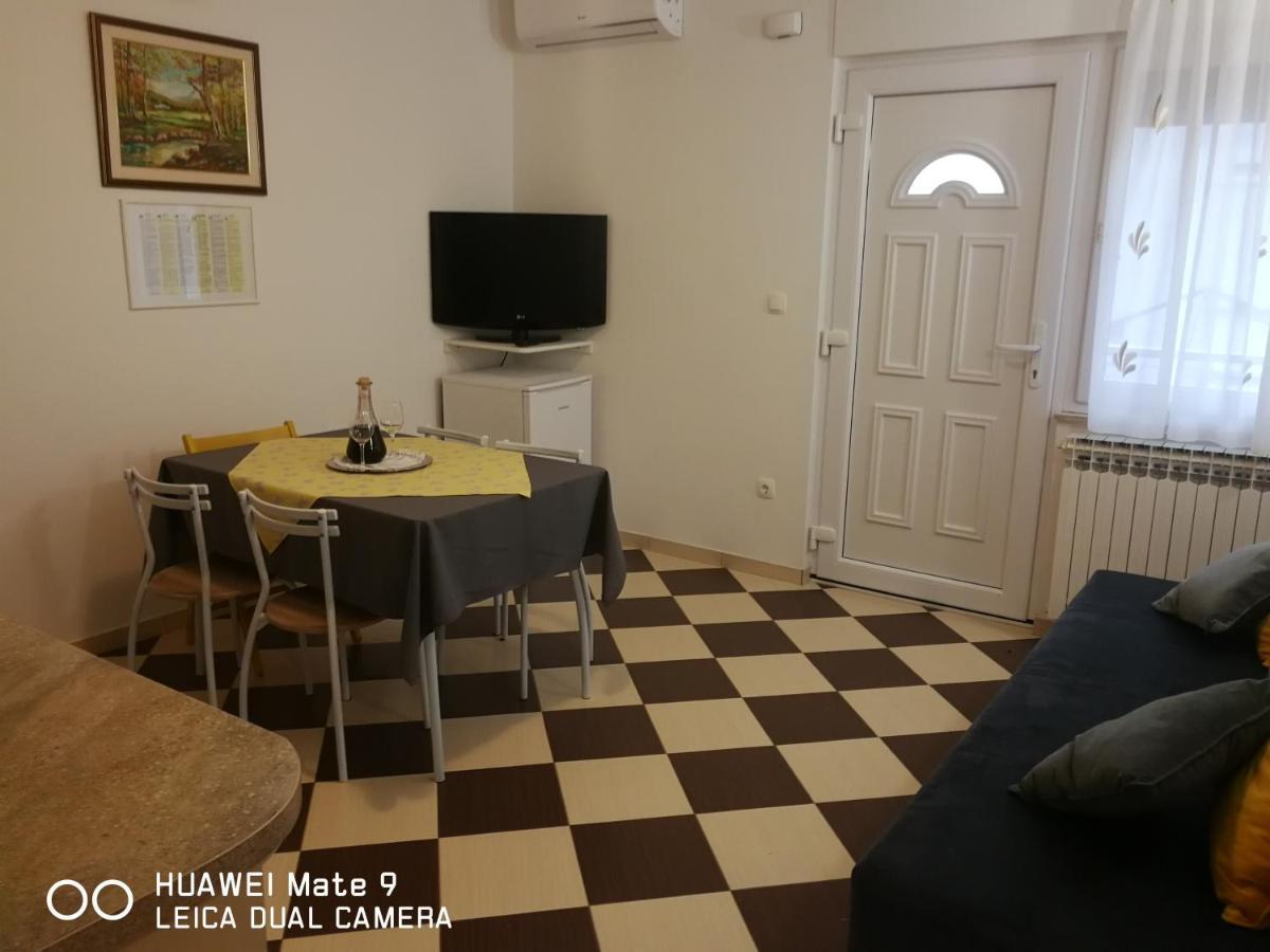 Angelina Apartman Каштела Екстер'єр фото